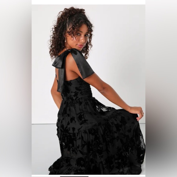 Lulus Dresses & Skirts - Sweet Essence Black Floral Burnout Velvet Tie-Strap Midi Dress Size Small